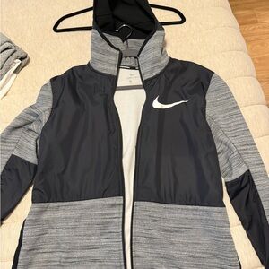 Nike Men’s Black and Gray Utility Jacket